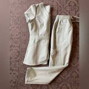 Jaanuu sage green scrub set